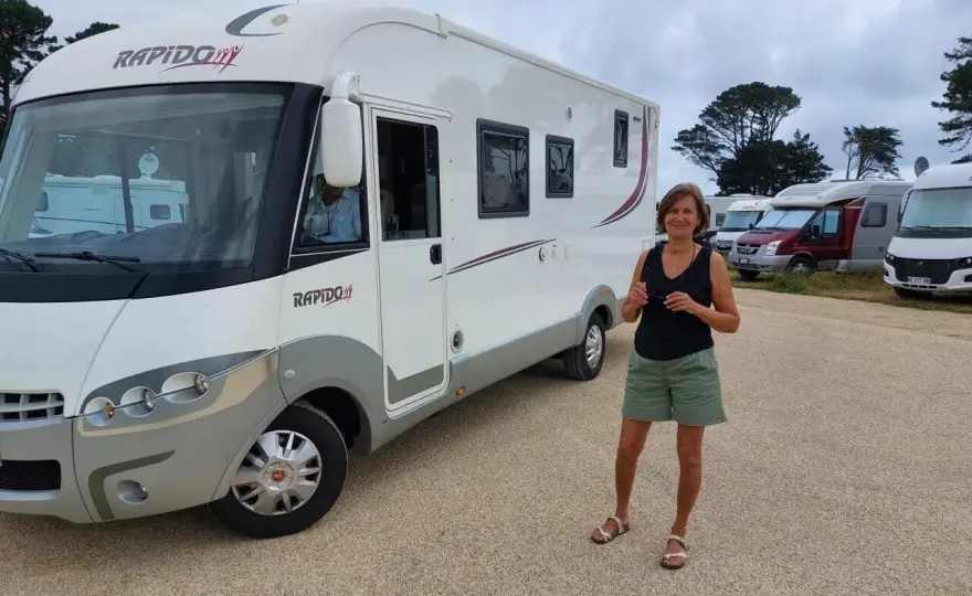 Camping-car Côte de Granit Rose - Où stationner sans galérer?