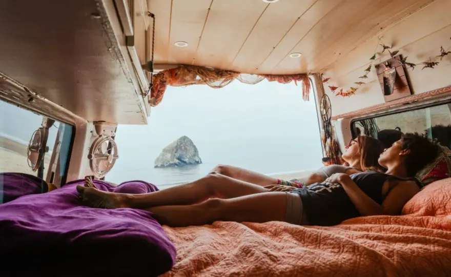 Où dormir en van en Normandie - Évitez les pièges, profitez!